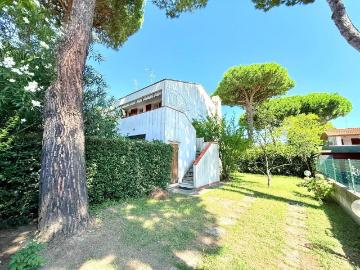 Villa Indipendente in vendita a Comacchio Ferrara - Giardino