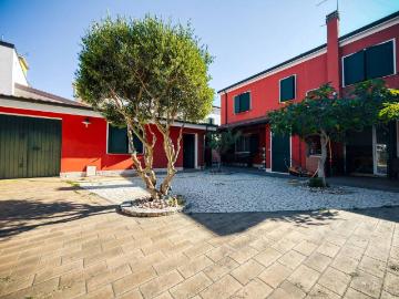 Villa in vendita a Comacchio FE