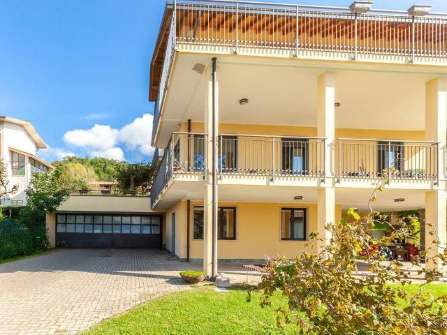 Villa in vendita a Comerio VA