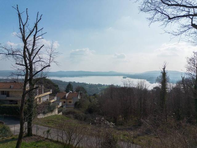 Villa in vendita a Comerio VA