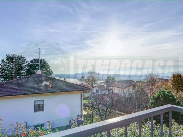 Villa in vendita a Comerio VA