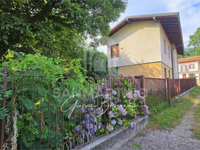 Villa in vendita a Comerio VA