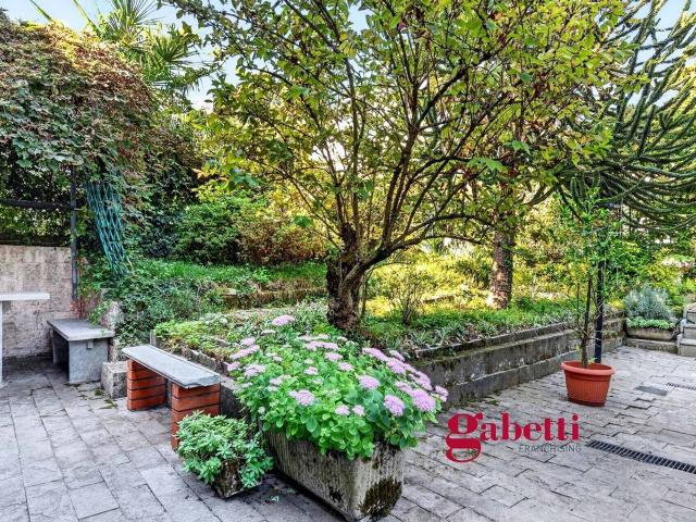 Villa in vendita a Como