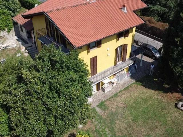 Casa indipendente in vendita a Como CO