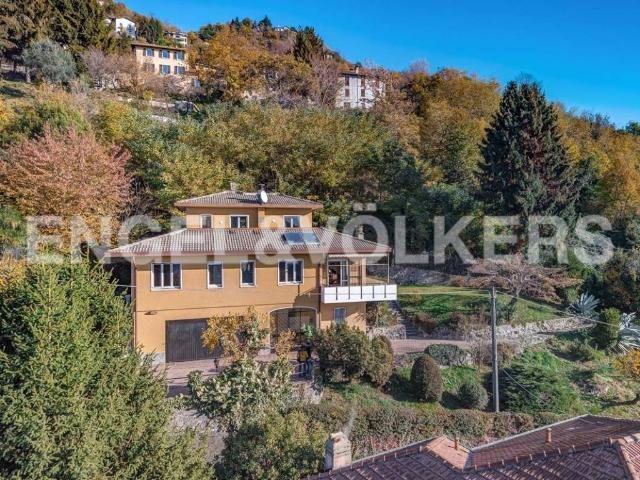 Villa in vendita a Como CO