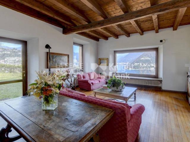 Villa in vendita a Como CO