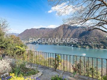 Villa in vendita a Como CO