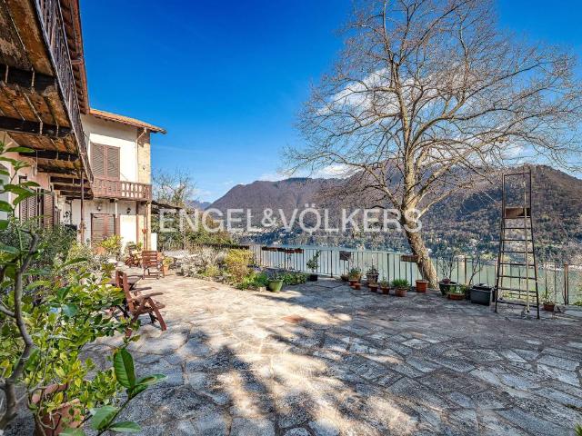 Villa in vendita a Como CO
