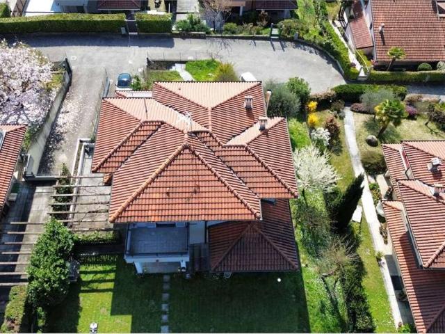 Villa in vendita a Como CO