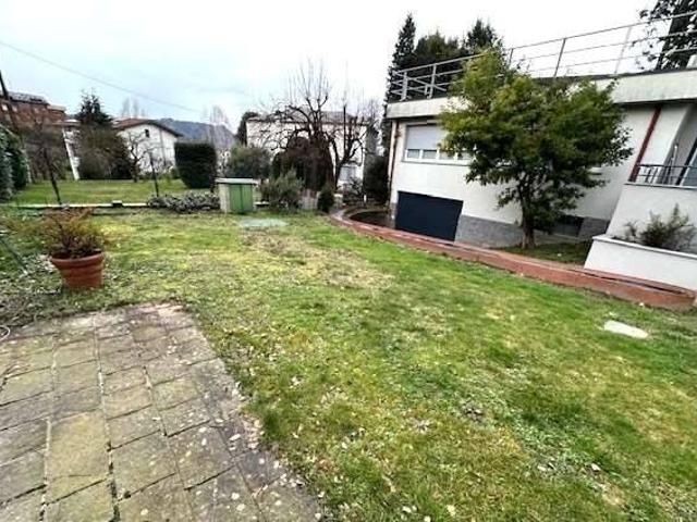 Villa in vendita a Como CO