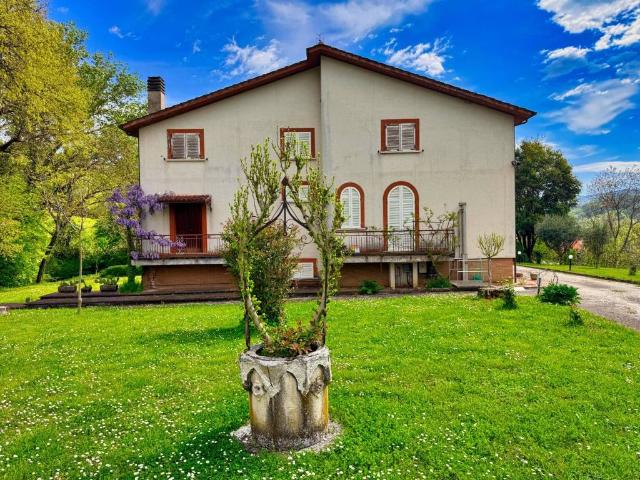 Villa in vendita a Comunanza AP