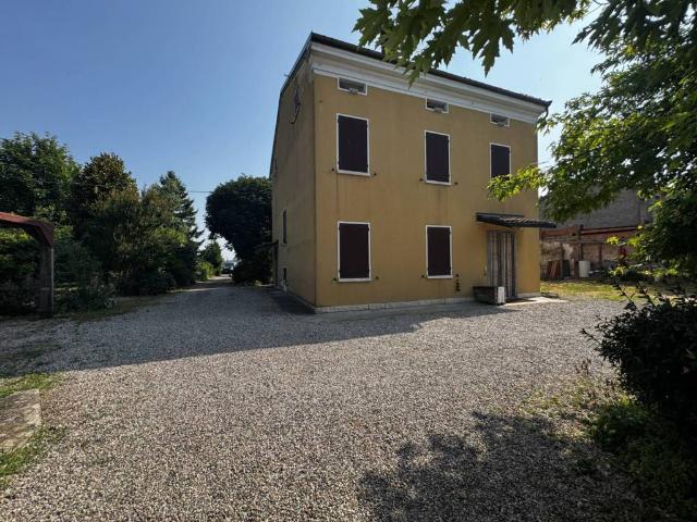 Villa in vendita a Concordia sulla Secchia MO