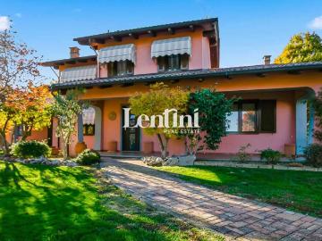 Villa in vendita a Coniolo AL