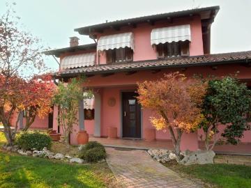 Villa in vendita a Coniolo AL
