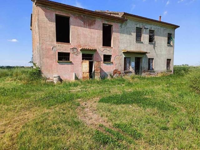 Villa in vendita a Conselice RA