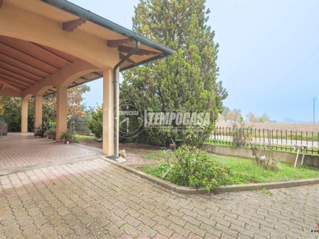 Villa in vendita a Conselice RA