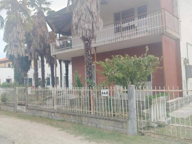 Villa in vendita a Conselice RA