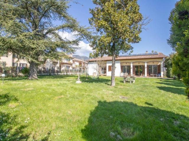 Villa in vendita a Contigliano RI