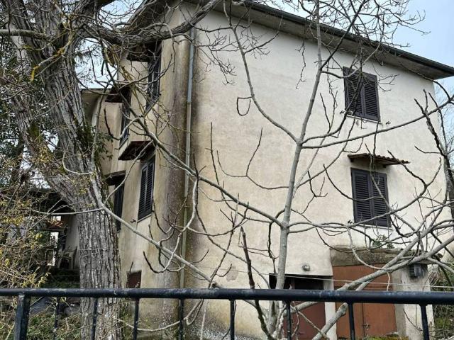 Villa in vendita a Contigliano RI