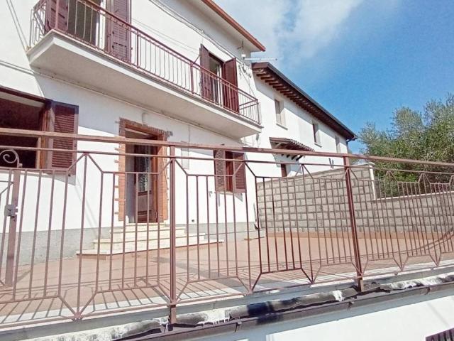 Villa in vendita a Contigliano RI