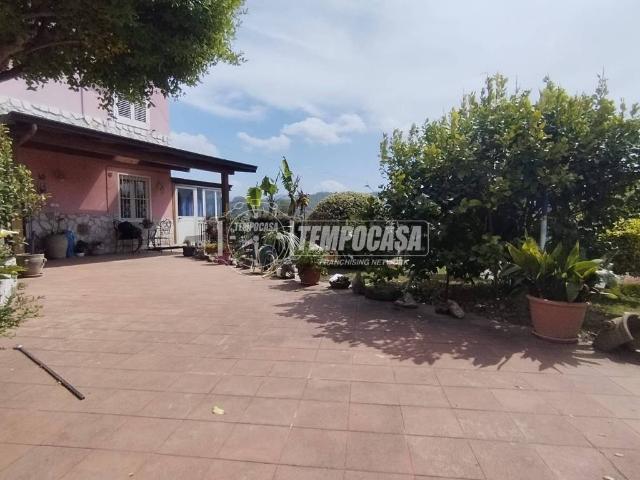 Villa in vendita a Contrada AV