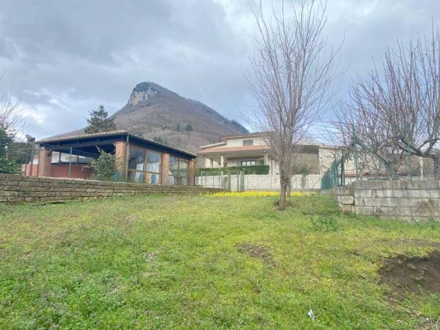Villa in vendita a Contrada AV