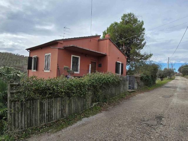 Villa in vendita a Controguerra TE