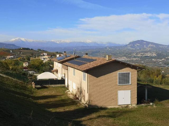 Villa in vendita a Controguerra TE