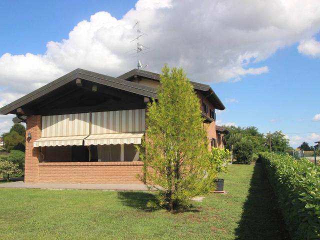 Villa in vendita a Conzano AL