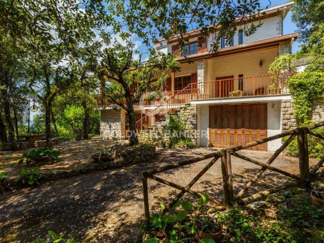 Villa in vendita a Corciano 280m² Corciano