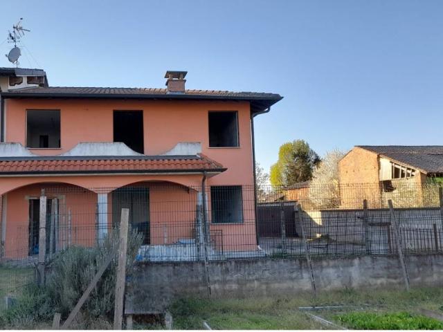 Villa in vendita a Corana PV