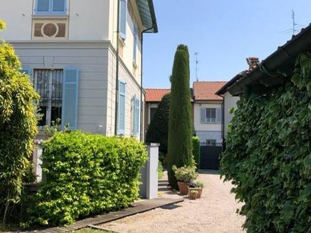 Villa in vendita a Corbetta MI
