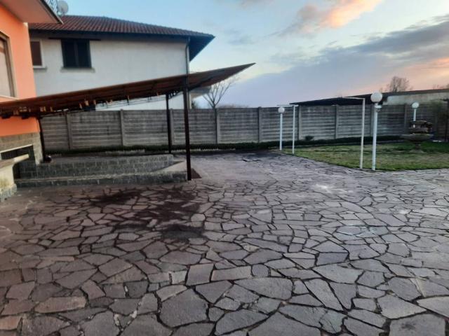 Villa in vendita a Corbetta MI
