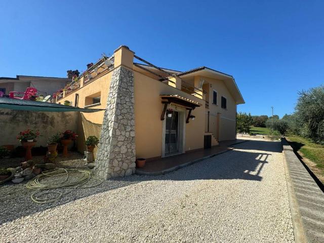 Villa in vendita a Cori LT