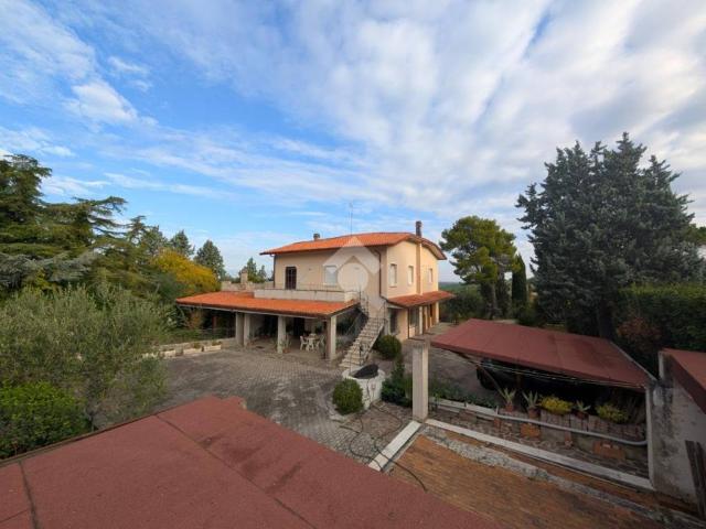 Villa in vendita a Coriano RN