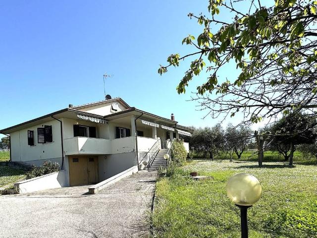 Villa in vendita a Coriano RN