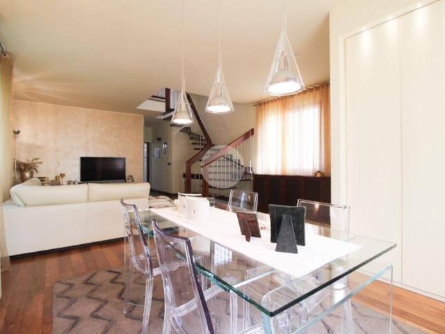 Villa in vendita a Cormano MI