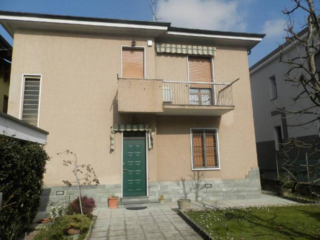 Villa in vendita a Cormano MI
