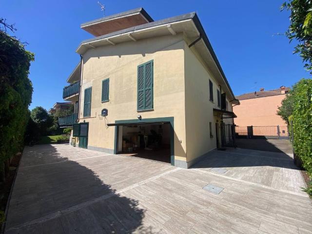 Villa in vendita a Cornaredo MI