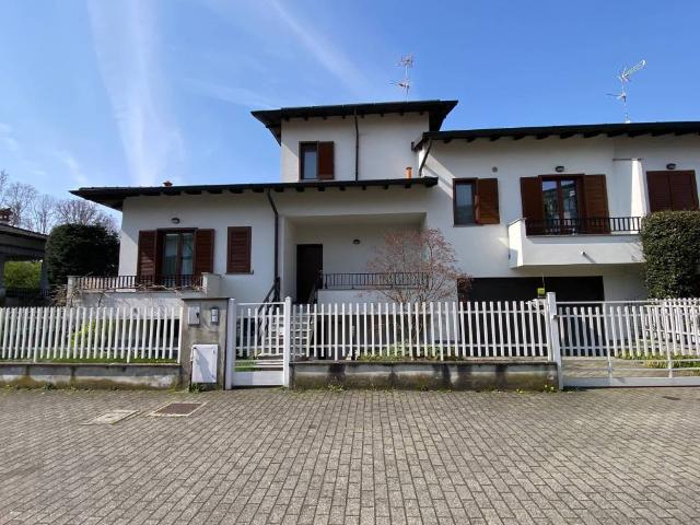 Villa in vendita a Cornaredo MI
