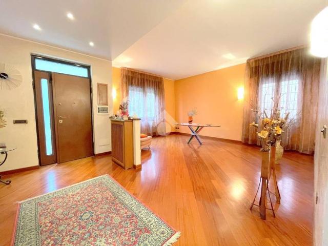 Villa in vendita a Cornaredo MI