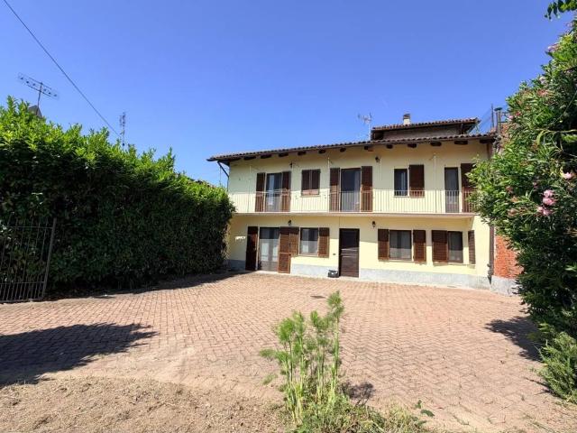 Villa in vendita a Corneliano d'Alba CN