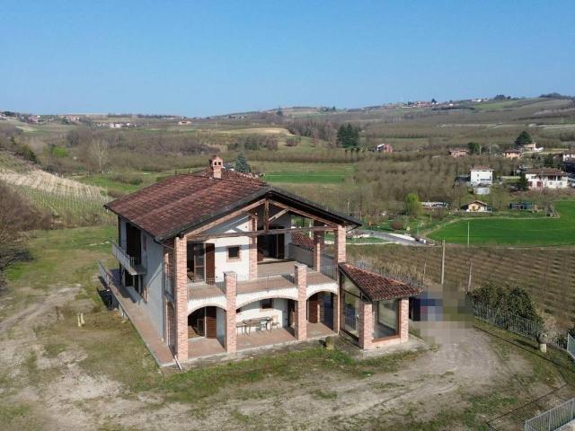 Villa in vendita a Corneliano d'Alba CN