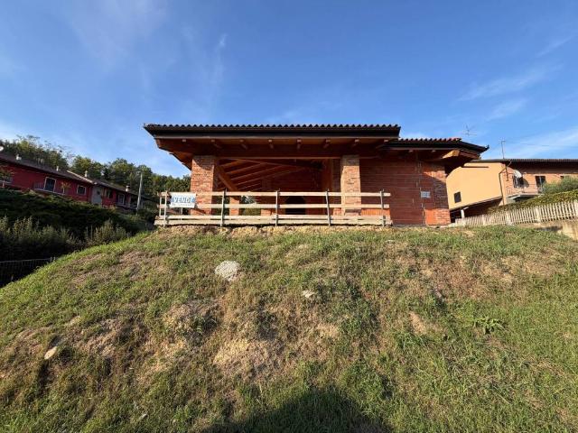 Villa in vendita a Corneliano d'Alba CN