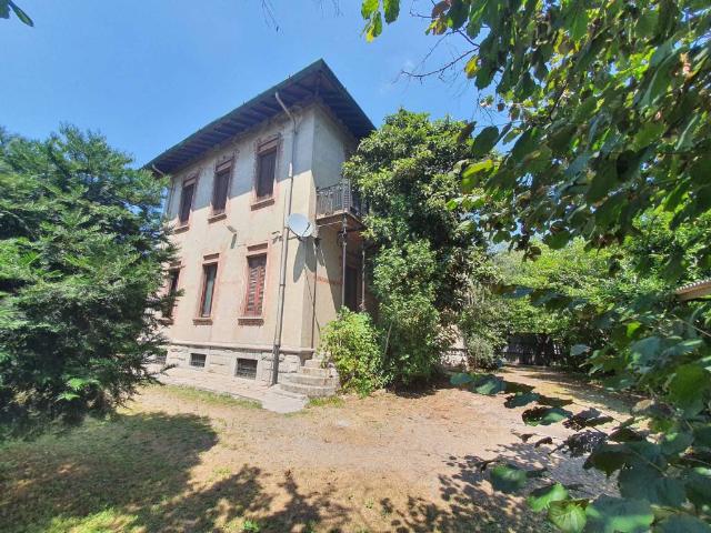 Villa in vendita a Corsico MI