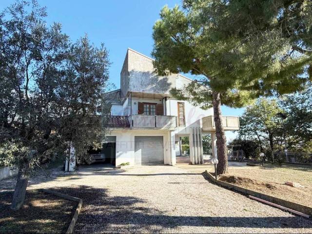 Villa in vendita a Corropoli TE