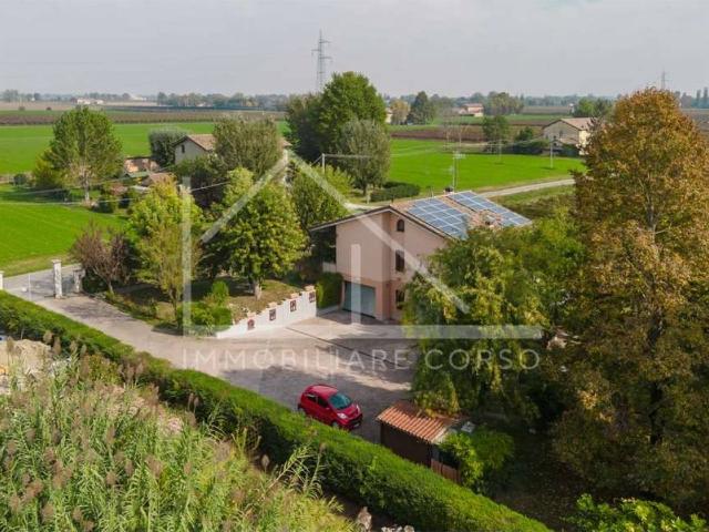 Villa in vendita a Correggio RE