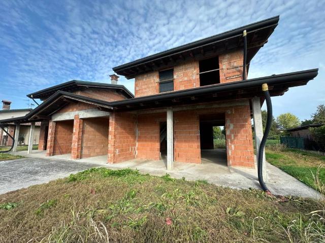 Villa in vendita a Corte de' Cortesi con Cignone CR