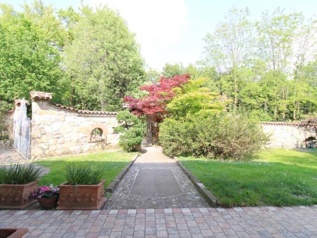 Villa in vendita a Corte Franca BS