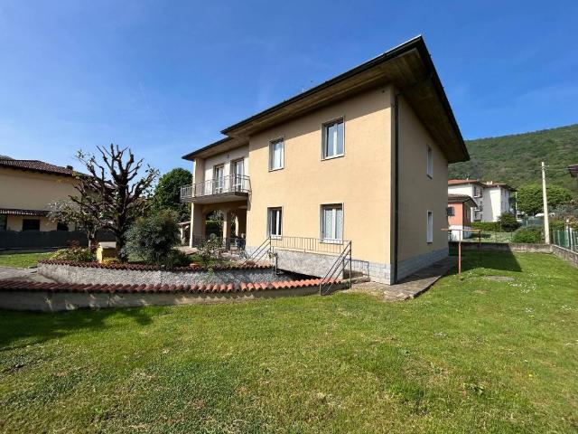 Villa in vendita a Corte Franca BS